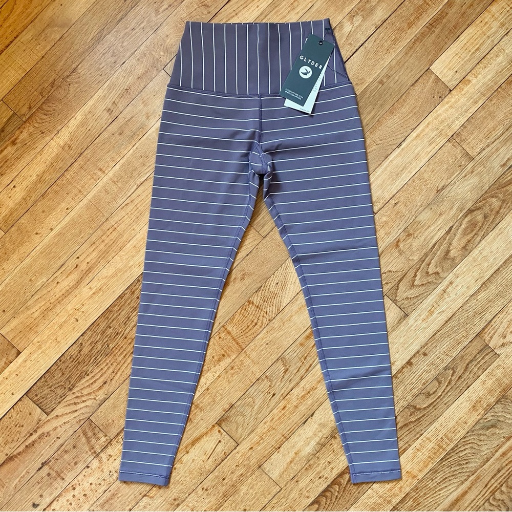 Glyder | 'Sultry Legging' in Shark/White High-Rise Sweat-Wicking 4-Way Stretch